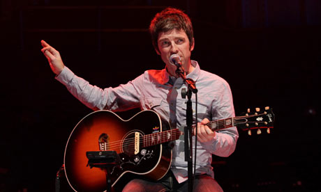 Noel-Gallagher-live-in-Lo-001